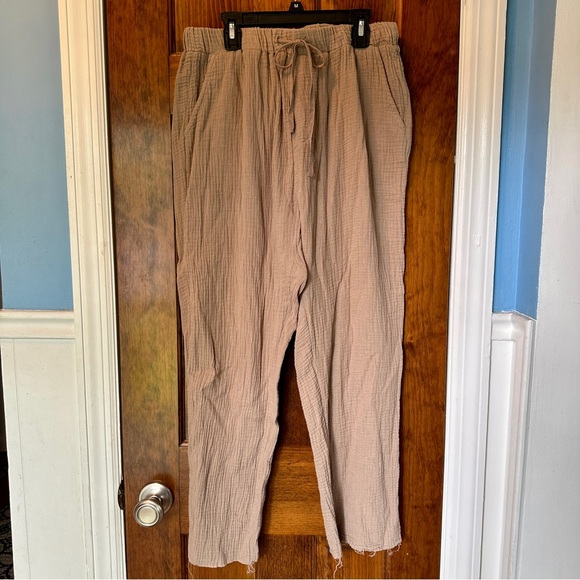 Royalty For Me Cotton Gauzy Frayed edges Cropped Ankle pants women M - Picture 1 of 9